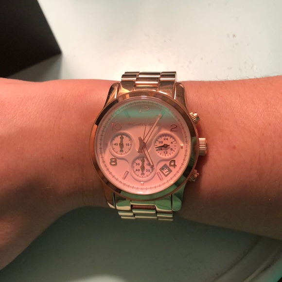 Michael Kors Rose Gold/Pink watch - Picture 5 of 6